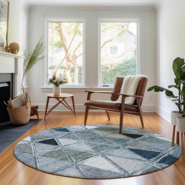 HomeRoots 8' Blue Gray & Ivory Geometric Washable Round Rug - Durable, UV-Protected, Perfect for Any Space! 657620