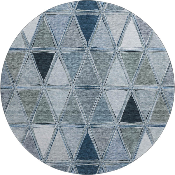 HomeRoots 8' Blue Gray & Ivory Geometric Washable Round Rug - Durable, UV-Protected, Perfect for Any Space! 657620