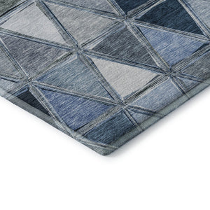 HomeRoots 8' Blue Gray & Ivory Geometric Washable Round Rug - Durable, UV-Protected, Perfect for Any Space! 657620