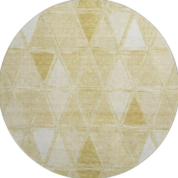HomeRoots 8' Gold and Ivory Geometric Round Rug - Stylish, Washable, UV-Protected, Family-Friendly Design 657626