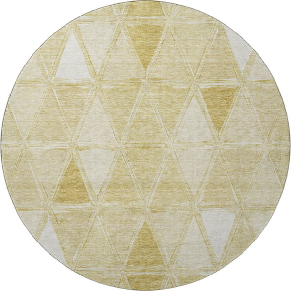 HomeRoots 8' Gold and Ivory Geometric Round Rug - Stylish, Washable, UV-Protected, Family-Friendly Design 657626