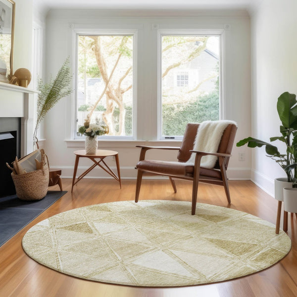 HomeRoots 8' Khaki Geometric Round Rug - Washable, UV Protected, Stain Resistant for Modern Homes with Pets 657638