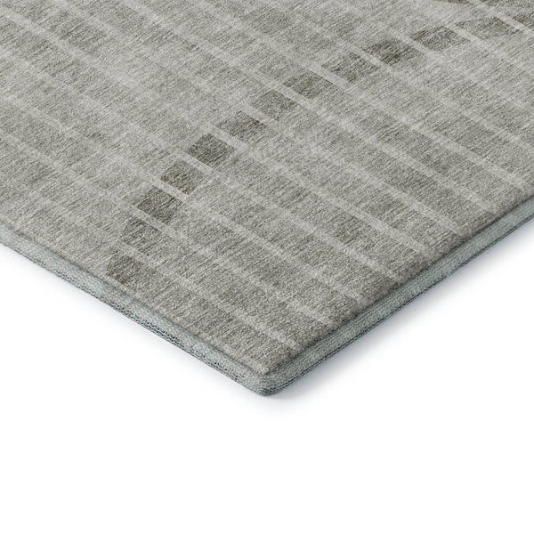 HomeRoots 8' Taupe and Ivory Striped Round Rug - Washable, UV Protected, Durable for Homes with Kids & Pets 657680