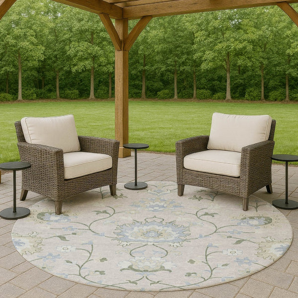 HomeRoots 8' Pearl and Ivory Round Floral Area Rug - Elegant Washable Design for Indoor & Outdoor Spaces 657981