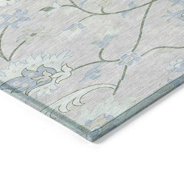 HomeRoots 8' Pearl and Ivory Round Floral Area Rug - Elegant Washable Design for Indoor & Outdoor Spaces 657981