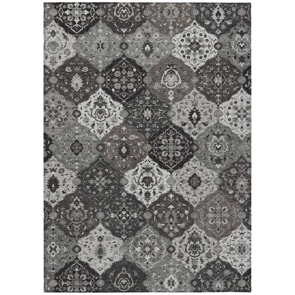 HomeRoots 5' Stylish Gray Charcoal & Ivory Floral Medallion Rug - Washable, Durable for Indoor & Outdoor Use 658010