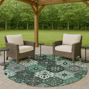 HomeRoots 8' Round Floral Medallion Area Rug in Green, Ivory & Gray - Washable, Durable for Indoor/Outdoor Use 658017