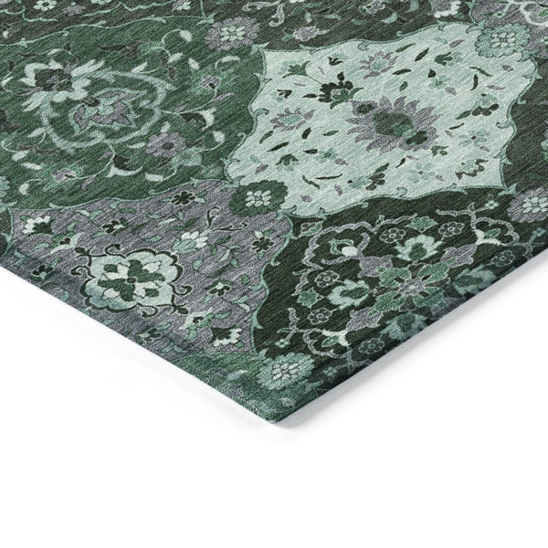 HomeRoots 8' Round Floral Medallion Area Rug in Green, Ivory & Gray - Washable, Durable for Indoor/Outdoor Use 658017