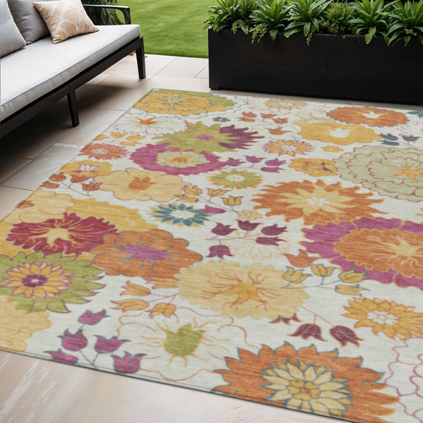 HomeRoots 5' Elegant Ivory Gold Pink Floral Area Rug - Washable, Durable, Perfect for Indoor & Outdoor Use 658070