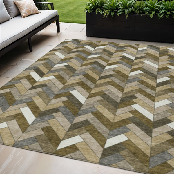 HomeRoots 5' Stylish Brown and Ivory Geometric Area Rug - Washable, Durable for Indoor & Outdoor Use! 658154