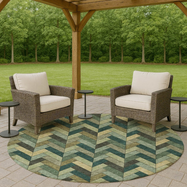HomeRoots 8' Green and Gray Round Area Rug - Washable, Durable, Stylish Geometric Design for Indoor/Outdoor Use 658167