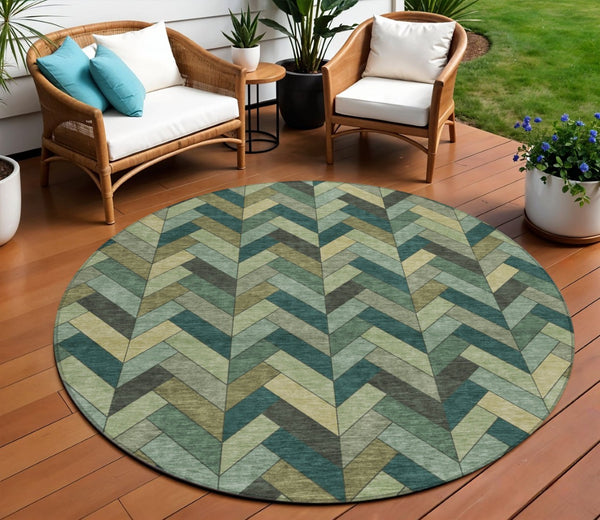 HomeRoots 8' Green and Gray Round Area Rug - Washable, Durable, Stylish Geometric Design for Indoor/Outdoor Use 658167