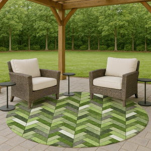 HomeRoots 8' Olive Green Round Geometric Rug – Washable Indoor/Outdoor Area Rug for Stylish Living Spaces 658173