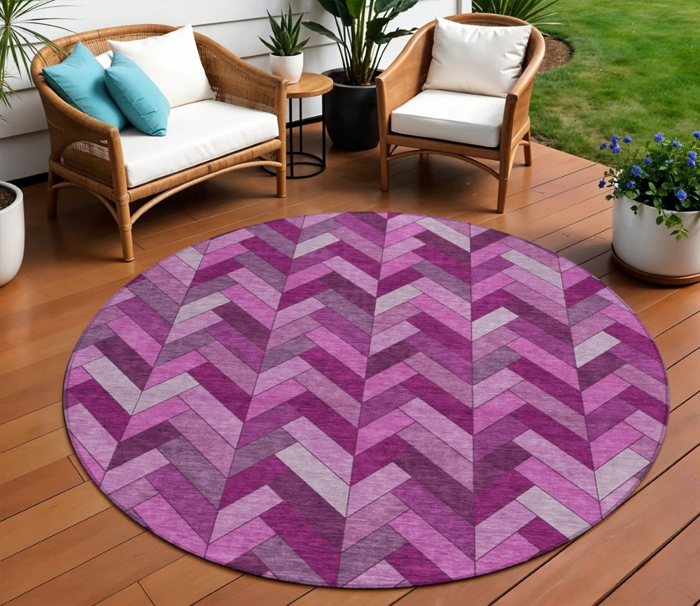 HomeRoots 8' Pink and Ivory Round Geometric Washable Area Rug – Stylish, Durable & Perfect for Indoor/Outdoor Use! 658179