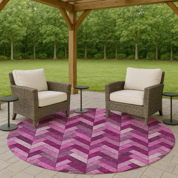 HomeRoots 8' Pink and Ivory Round Geometric Washable Area Rug – Stylish, Durable & Perfect for Indoor/Outdoor Use! 658179