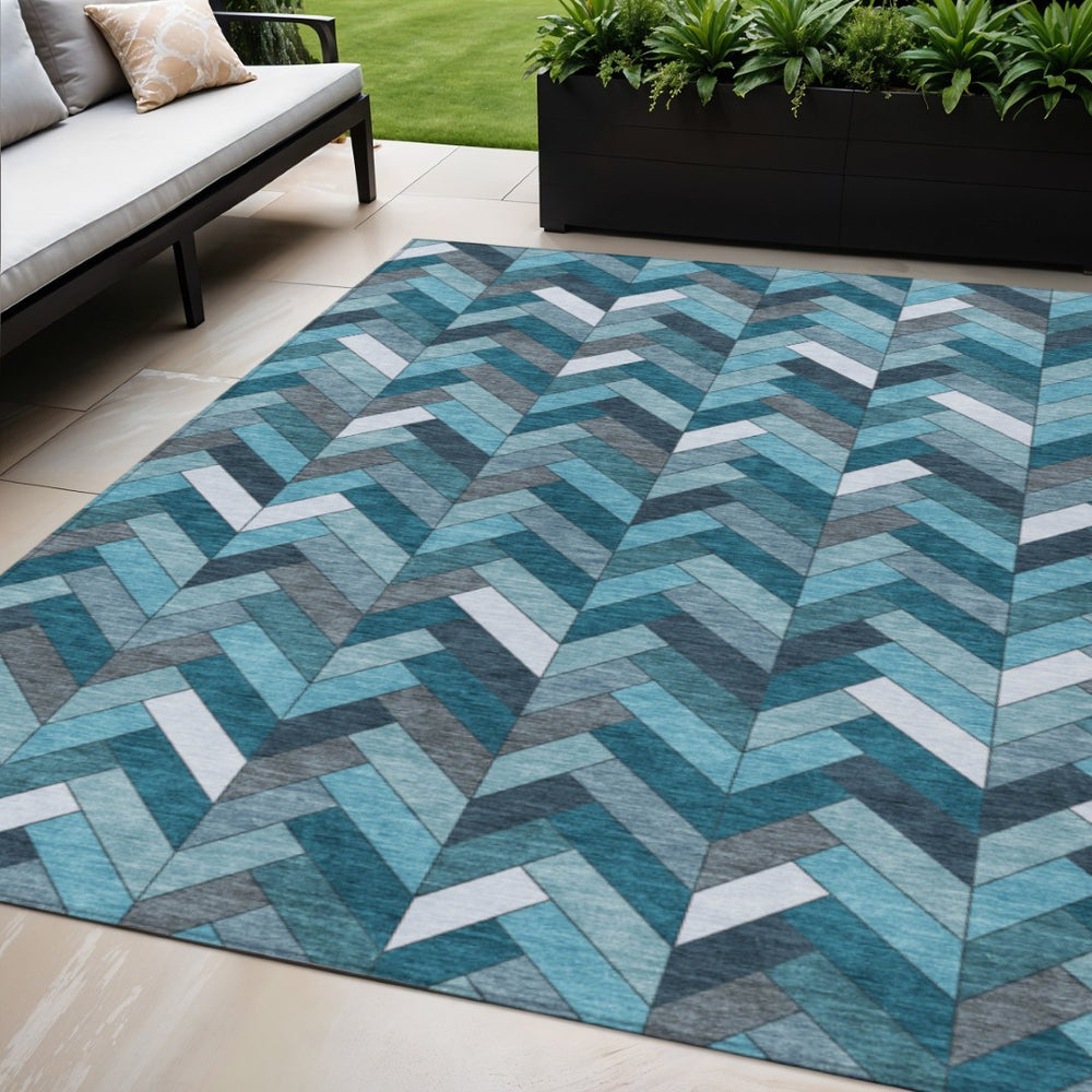 HomeRoots 5' Stylish Teal Blue & Ivory Geometric Area Rug - Washable, Durable for Indoor/Outdoor Use, 5'x8' 658190