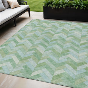 HomeRoots 5' Geometric Green and Ivory Washable Area Rug - Durable Indoor Outdoor Style for High-Traffic Areas 658202