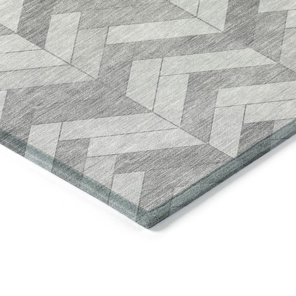HomeRoots 5' Silver and Gray Geometric Washable Area Rug - Modern Indoor/Outdoor Design, Durable & Stylish! 658220