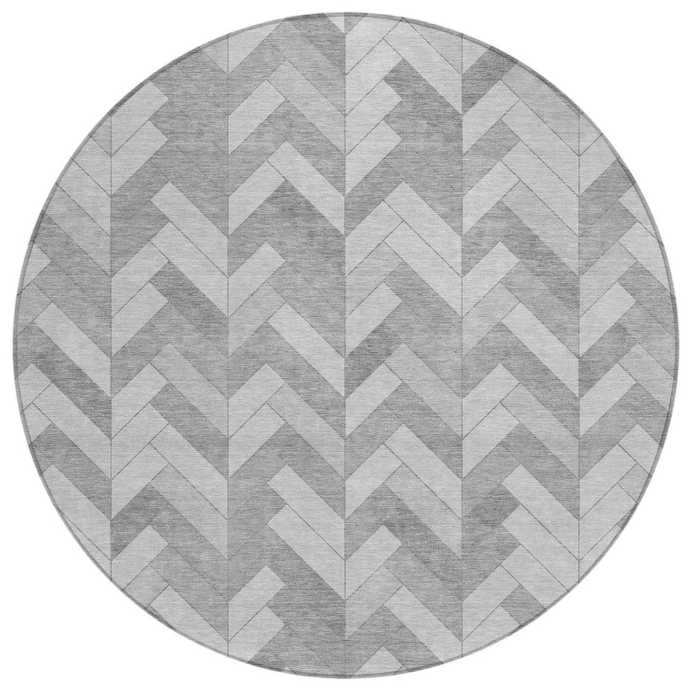 HomeRoots 8' Stylish Silver and Gray Round Geometric Rug – Washable Indoor/Outdoor for High-Traffic Areas 658221