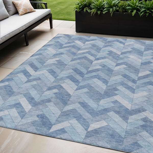 HomeRoots 5' Stylish Sky Blue & Silver Geometric Indoor-Outdoor Area Rug - Durable, Washable & Versatile! 658226
