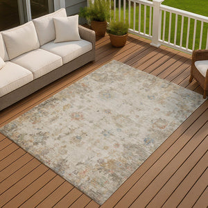 HomeRoots 5' Elegant Ivory Beige & Blue Floral Washable Area Rug - Indoor/Outdoor, Durable & Stylish Design 658364