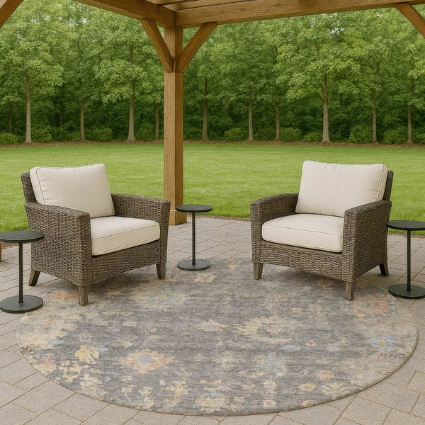 HomeRoots 8' Round Floral Washable Area Rug in Gray and Beige – Perfect for Indoor/Outdoor Living Spaces! 658407