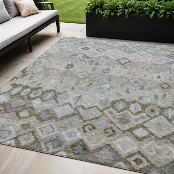 HomeRoots 5' Stylish Beige Taupe & Blue Geometric Indoor/Outdoor Area Rug - Washable, Durable & Versatile! 658436