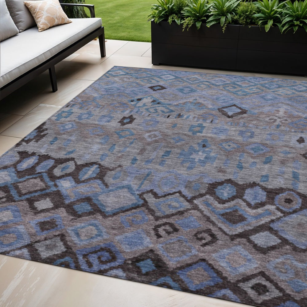 HomeRoots 5' Durable Geometric Area Rug in Brown, Blue, and Charcoal – Washable for Indoor & Outdoor Use! 658448