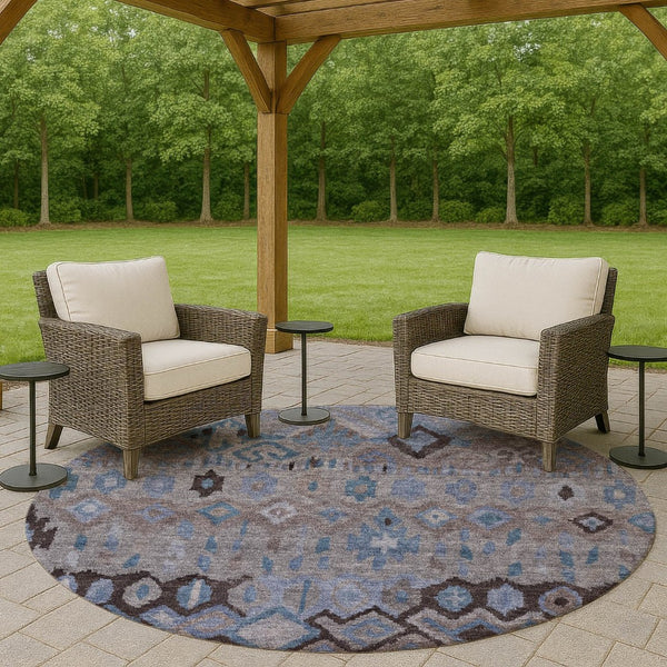 HomeRoots 8' Modern Brown, Blue & Charcoal Geometric Round Washable Rug for Indoor & Outdoor Spaces 658449