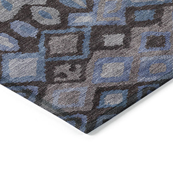 HomeRoots 8' Modern Brown, Blue & Charcoal Geometric Round Washable Rug for Indoor & Outdoor Spaces 658449