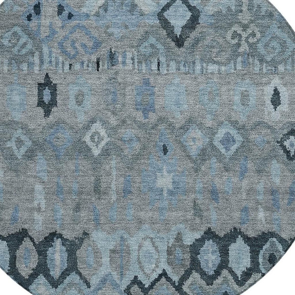 HomeRoots 8' Gray and Charcoal Round Geometric Area Rug - Washable, Durable, Indoor/Outdoor, Perfect for High-Traffic Spaces 658455