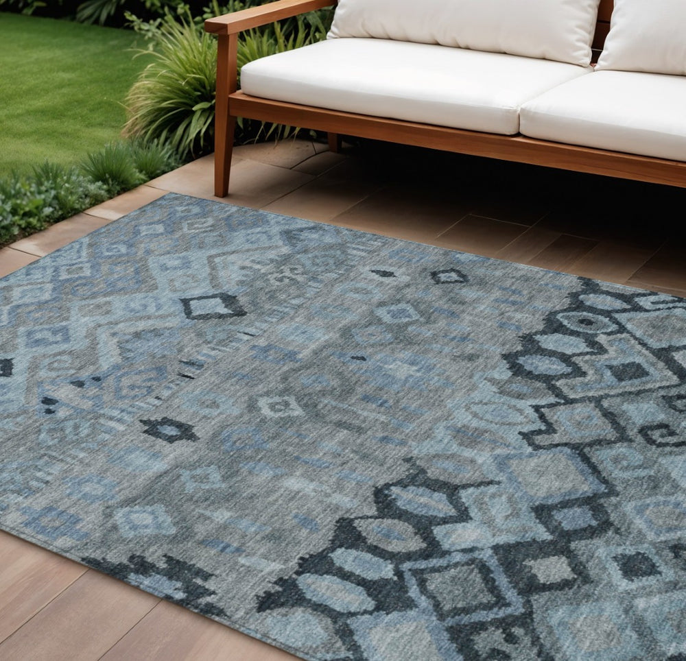 HomeRoots 10' X 14' Gray & Charcoal Geometric Washable Area Rug – Stylish, Durable, Indoor/Outdoor Versatility! 658458