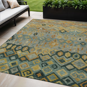 HomeRoots 5' Geometric Indoor Outdoor Area Rug in Green, Gold & Copper - Washable, Durable for High-Traffic Areas 658460