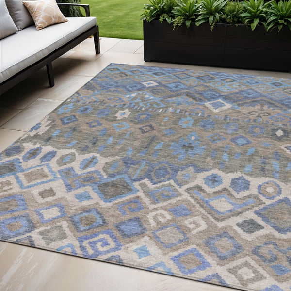 HomeRoots 5' Stylish Denim Blue, Gray & Ivory Geometric Area Rug - Washable, Stain-Resistant for Indoor/Outdoor Use 658484
