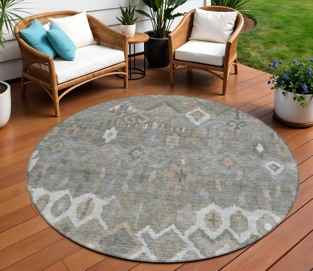 HomeRoots 8' Stylish Washable Round Geometric Area Rug in Pewter, Ivory & Tan for Indoor/Outdoor Use 658497