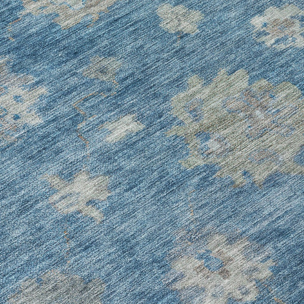 HomeRoots 8' Denim Blue and Gray Round Floral Rug - Washable, Durable, Perfect for Indoor & Outdoor Spaces! 658521