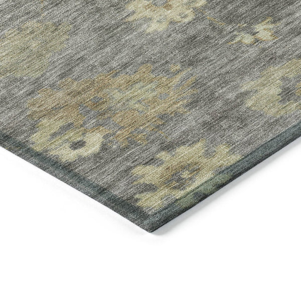 HomeRoots 8' Round Floral Indoor/Outdoor Area Rug in Pewter Gold & Beige - Washable, Durable & Versatile Design 658533