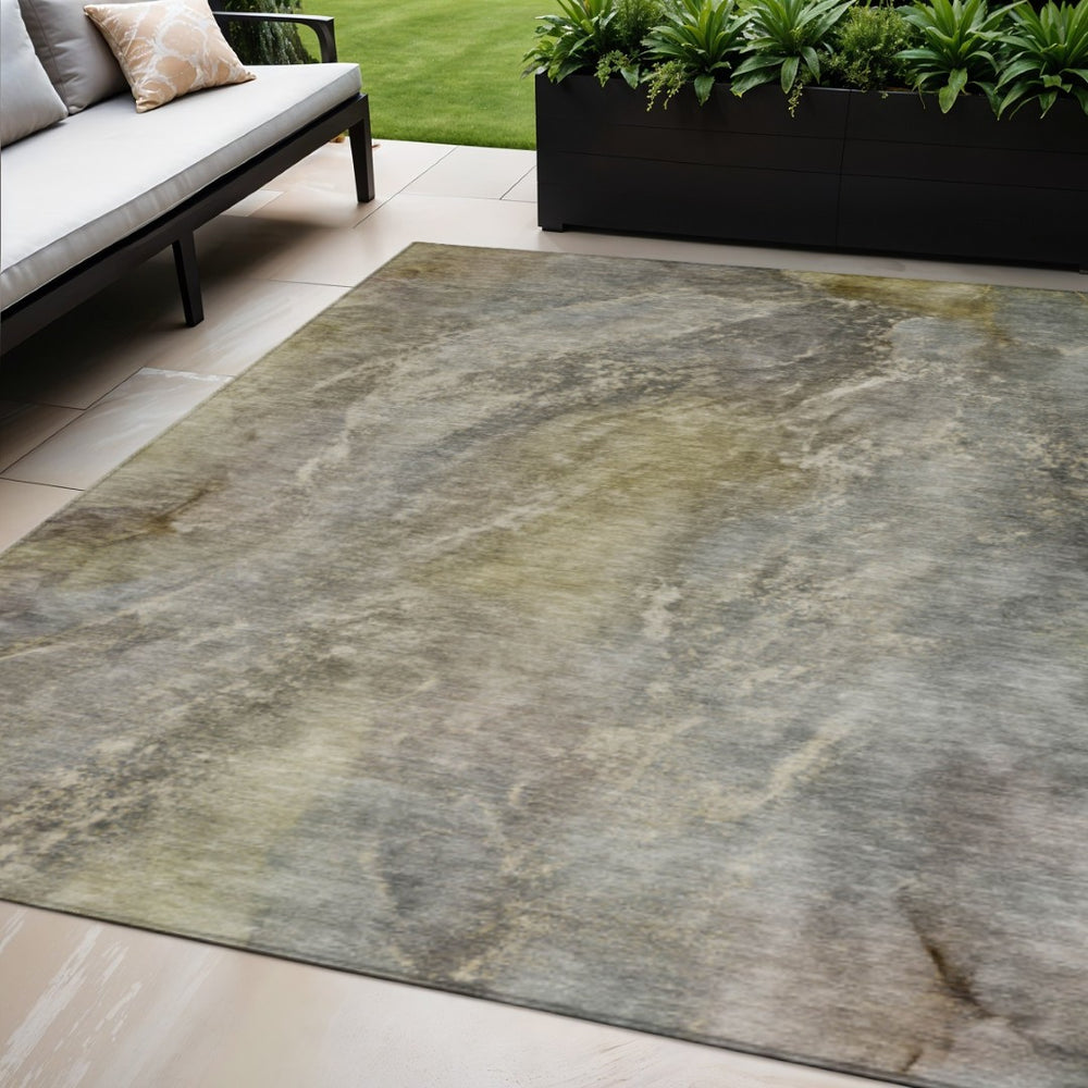HomeRoots 5' X 8' Stylish Pewter and Gray Abstract Washable Area Rug for Indoor/Outdoor High Traffic Areas 658610