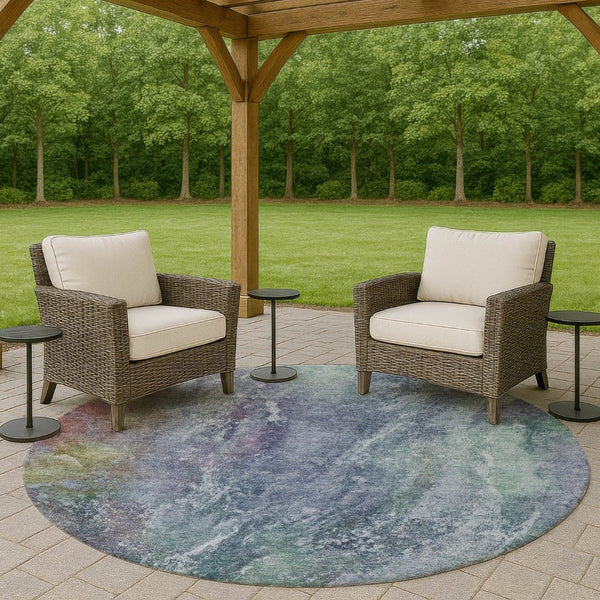 HomeRoots 8' Stylish Blue, Gray & Green Round Abstract Washable Area Rug for Indoor & Outdoor Spaces 658629