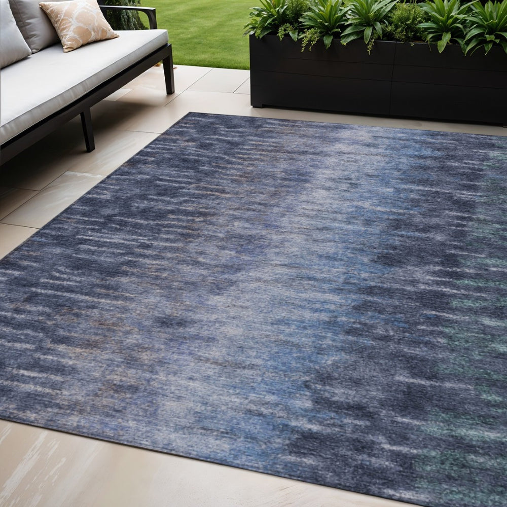 HomeRoots 5' Navy Blue and Ivory Abstract Area Rug – Stylish, Washable Indoor/Outdoor Design for Any Space 659109