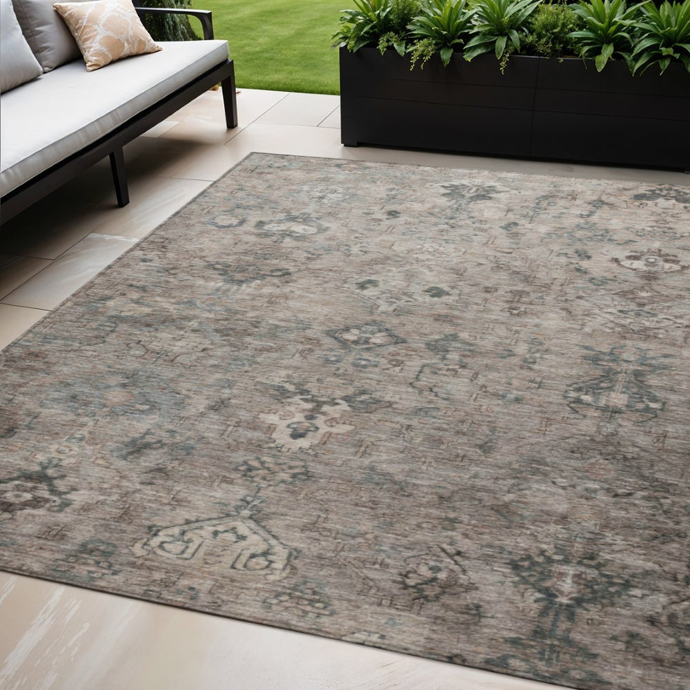 HomeRoots 5' Taupe and Gray Medallion Area Rug - Washable Indoor/Outdoor, Durable, Stylish, Stain-Resistant Design 659175