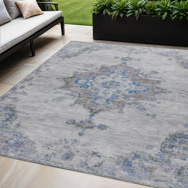 HomeRoots 5' Classic Silver and Blue Medallion Washable Area Rug - Durable, Stylish for Indoor & Outdoor Use 659223