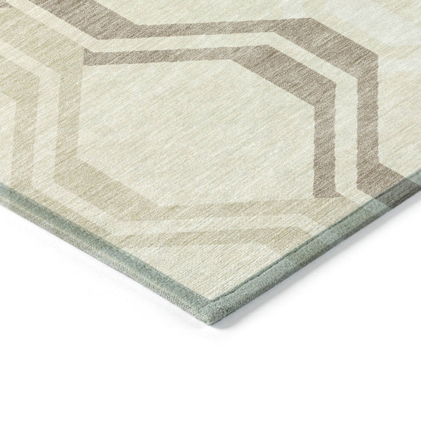 HomeRoots 8' Stylish Beige and Brown Round Geometric Area Rug - Washable, Durable for Indoor & Outdoor Use! 659428