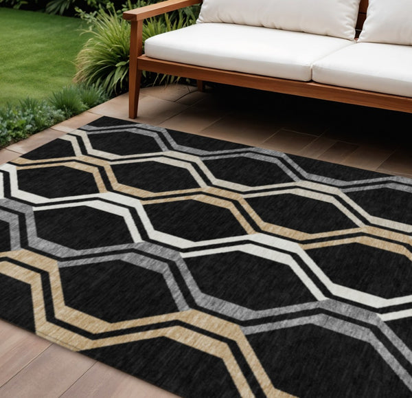 HomeRoots 8' Geometric Washable Area Rug - Stylish Black, Beige & Gray Design for Indoor/Outdoor Use! 659435