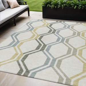 HomeRoots 5' Indoor/Outdoor Geometric Washable Area Rug in Ivory, Gray & Wheat - Modern, Durable & Stylish! 659457
