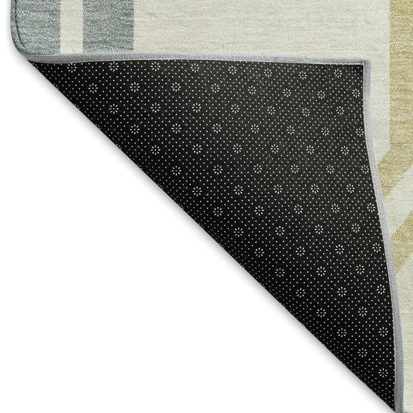 HomeRoots 5' Indoor/Outdoor Geometric Washable Area Rug in Ivory, Gray & Wheat - Modern, Durable & Stylish! 659457