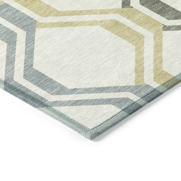 HomeRoots 5' Indoor/Outdoor Geometric Washable Area Rug in Ivory, Gray & Wheat - Modern, Durable & Stylish! 659457