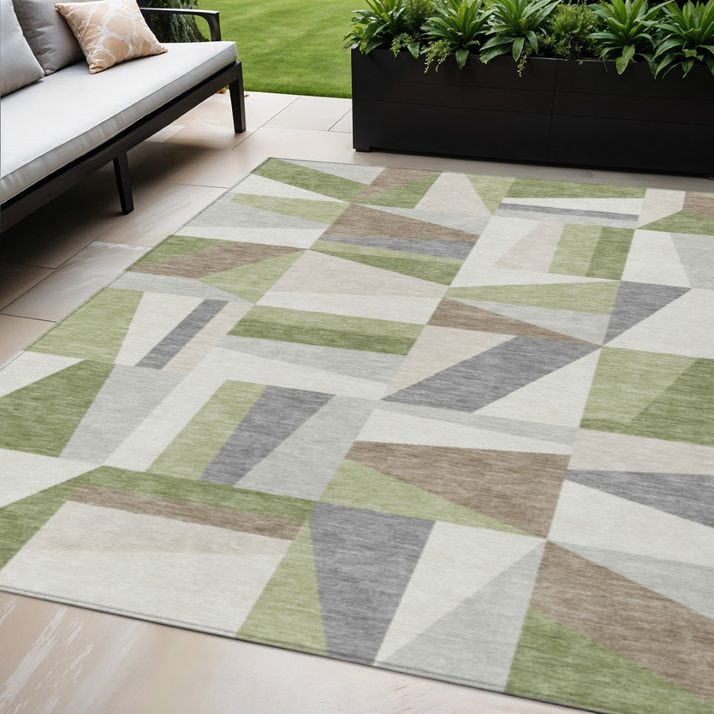 HomeRoots 5' Geometric Artichoke Green, Ivory & Taupe Washable Area Rug – Durable Indoor/Outdoor Style & Easy Care 659503