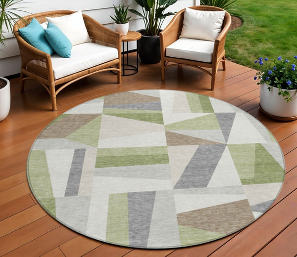 HomeRoots 8' Artichoke Green Round Geometric Area Rug - Stylish, Washable, Indoor/Outdoor, Durable & Modern Design 659504