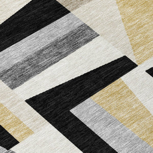 HomeRoots 8' Round Geometric Washable Area Rug in Black, Wheat, and Ivory - Durable Indoor/Outdoor Style! 659516